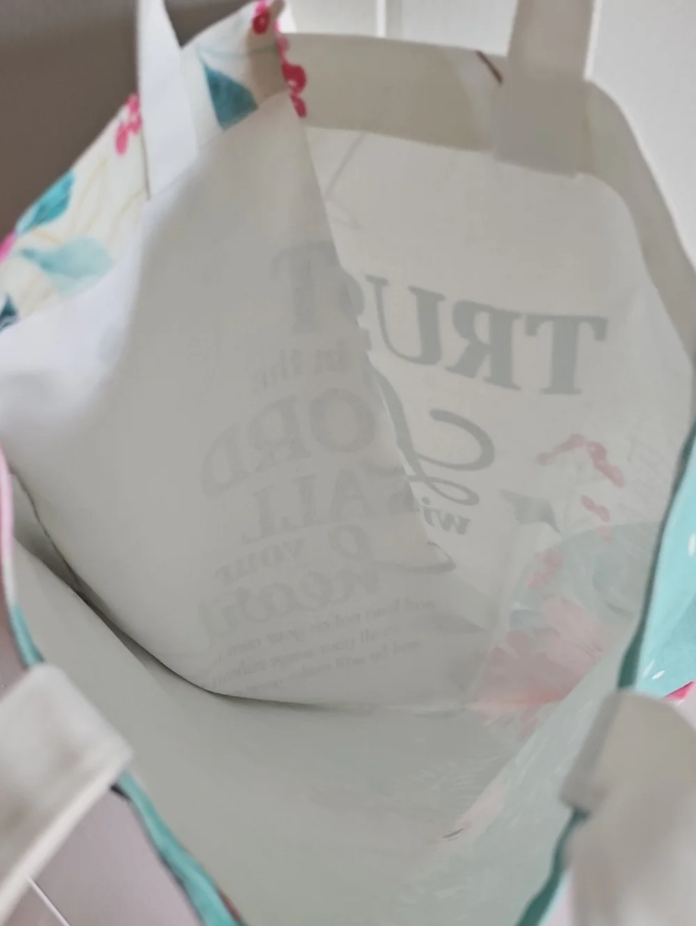 Trust in the Lord Floral Canvas Wall Tote - White & Teal